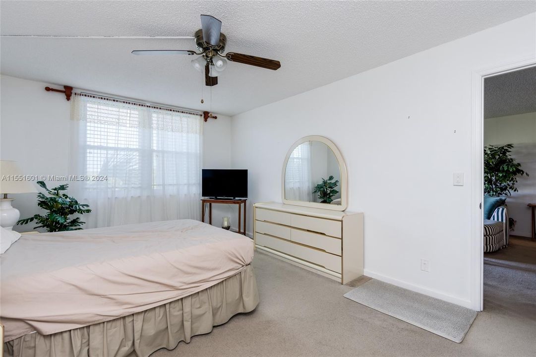 Active With Contract: $84,999 (1 beds, 1 baths, 800 Square Feet)