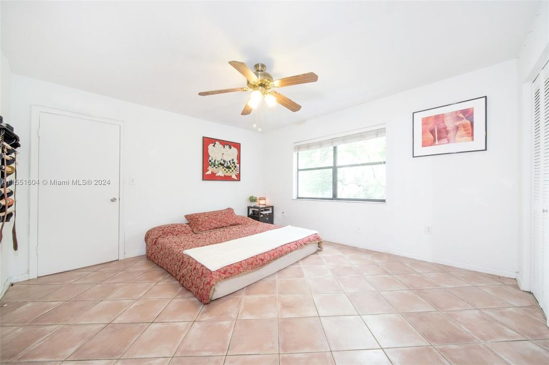 Recently Rented: $2,000 (1 beds, 1 baths, 500 Square Feet)