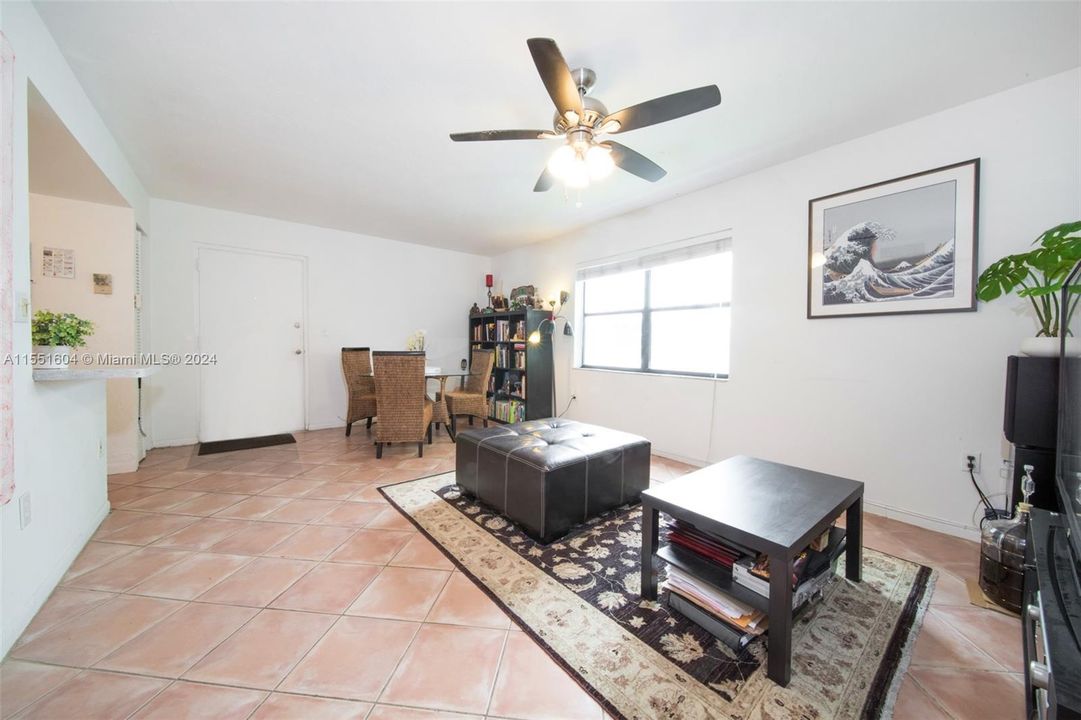 Recently Rented: $2,000 (1 beds, 1 baths, 500 Square Feet)