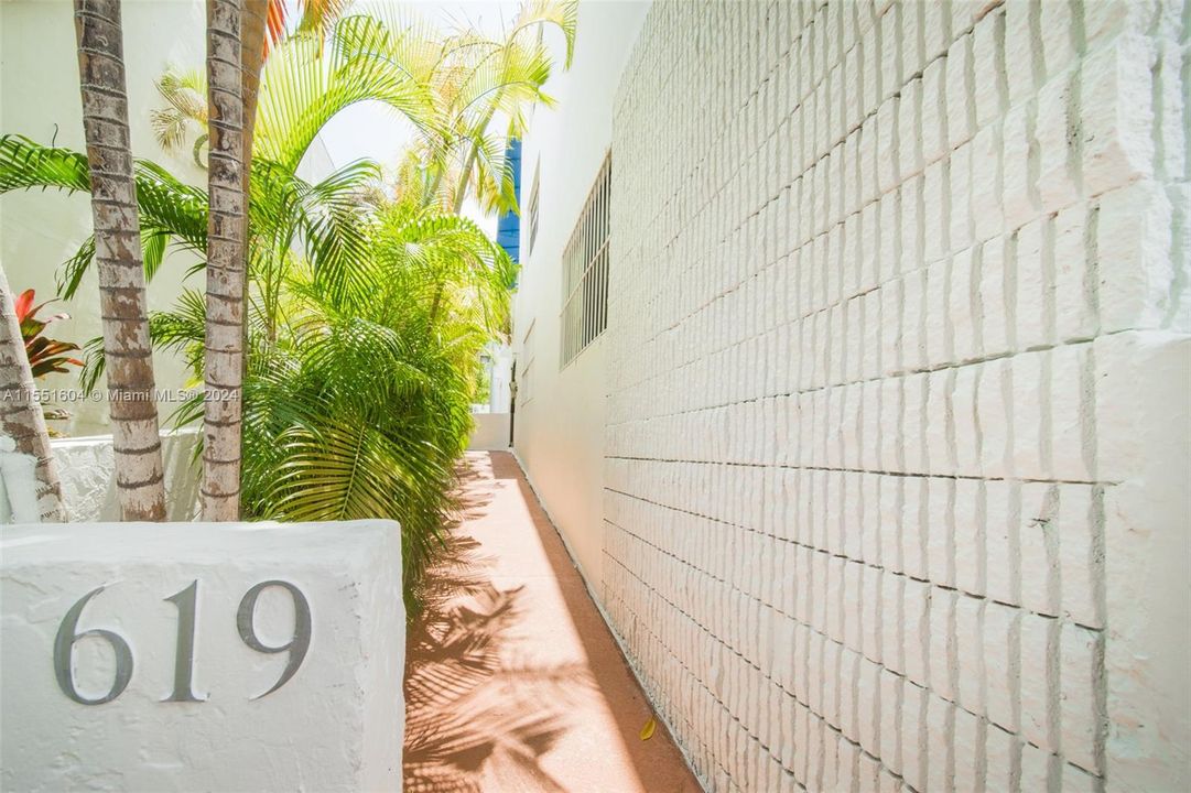 Recently Rented: $2,000 (1 beds, 1 baths, 500 Square Feet)