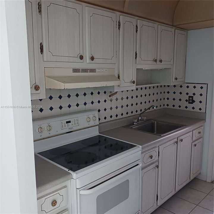 Activo con contrato: $133,900 (2 camas, 2 baños, 1104 Pies cuadrados)