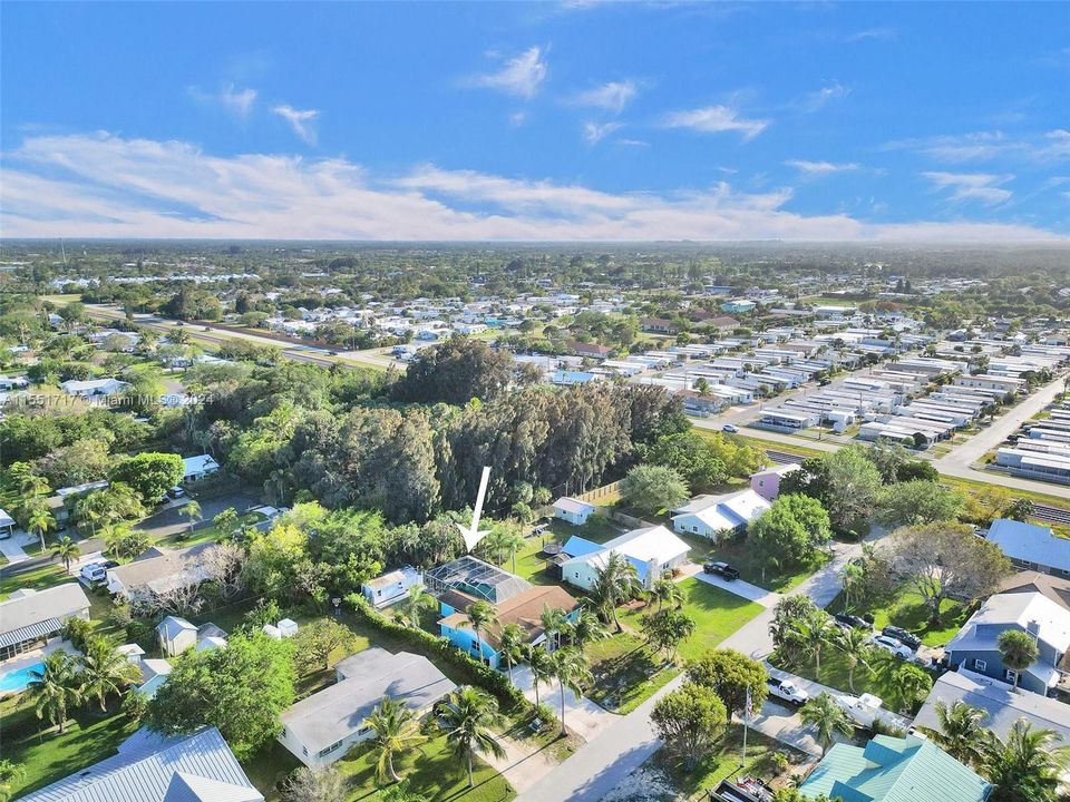 Active With Contract: $500,000 (4 beds, 2 baths, 1730 Square Feet)