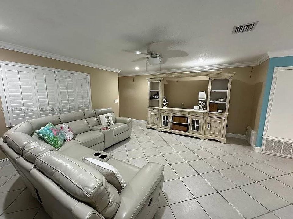 Recently Sold: $599,000 (3 beds, 2 baths, 1716 Square Feet)