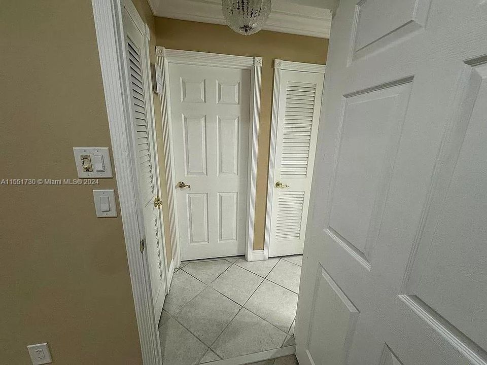 Recently Sold: $599,000 (3 beds, 2 baths, 1716 Square Feet)