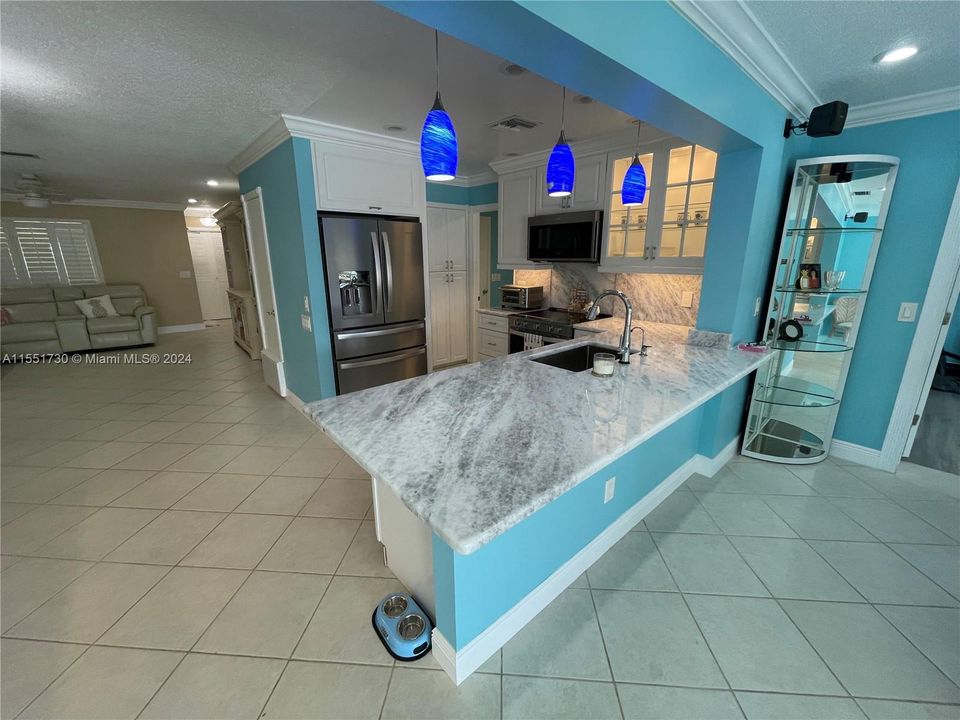 Recently Sold: $599,000 (3 beds, 2 baths, 1716 Square Feet)