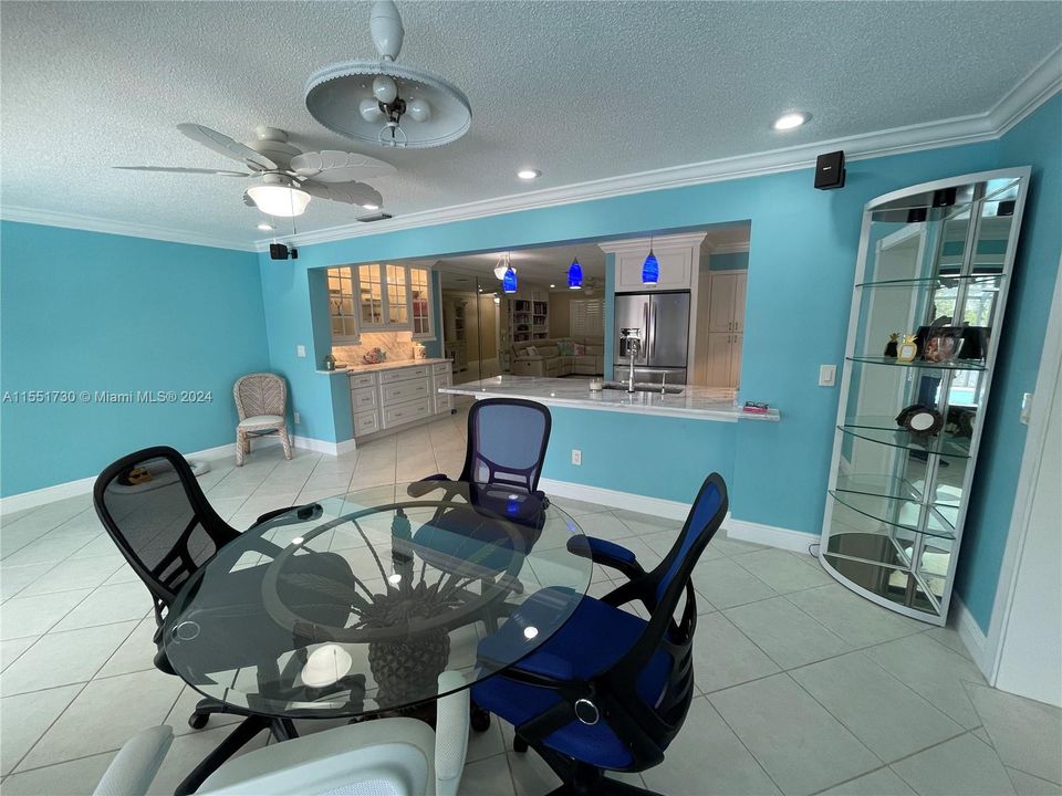 Recently Sold: $599,000 (3 beds, 2 baths, 1716 Square Feet)