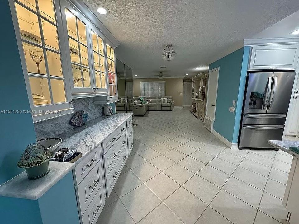 Recently Sold: $599,000 (3 beds, 2 baths, 1716 Square Feet)