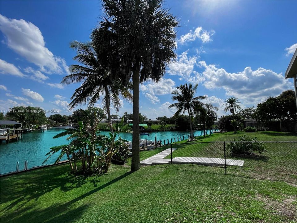 Recently Sold: $599,000 (3 beds, 2 baths, 1716 Square Feet)