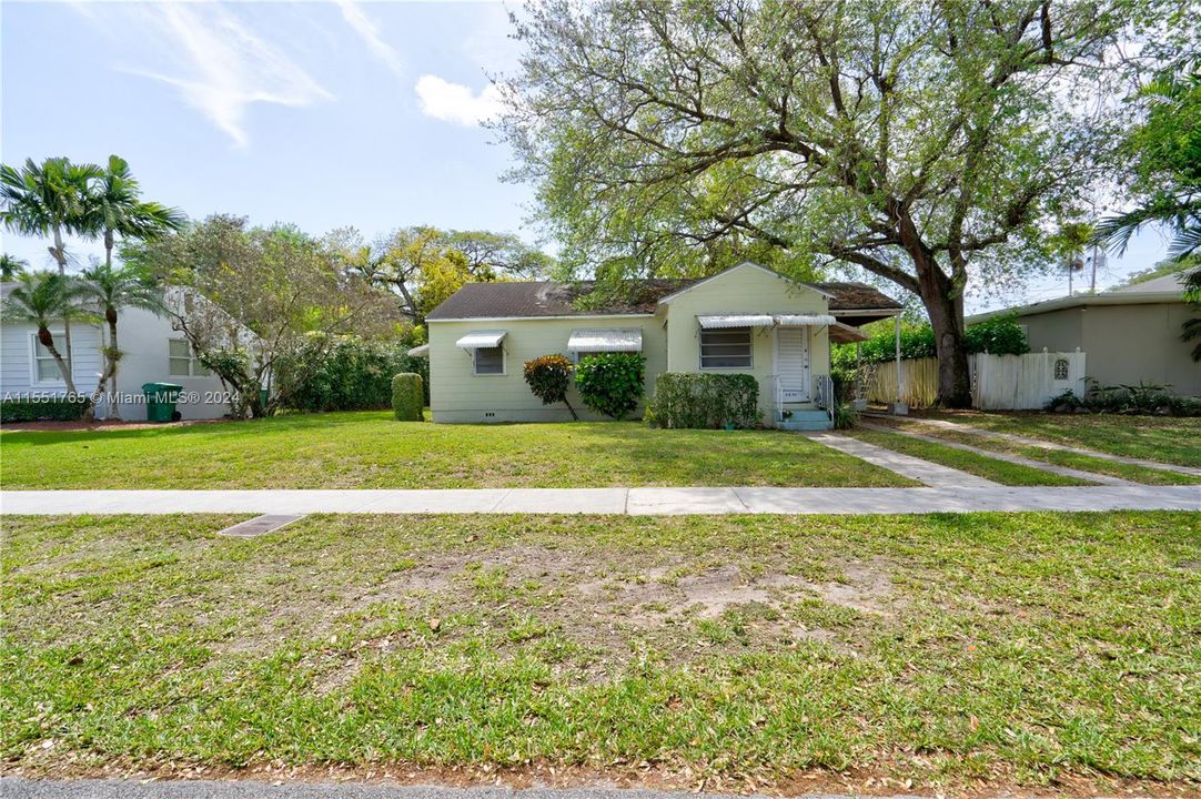 Recently Sold: $699,900 (3 beds, 1 baths, 1116 Square Feet)