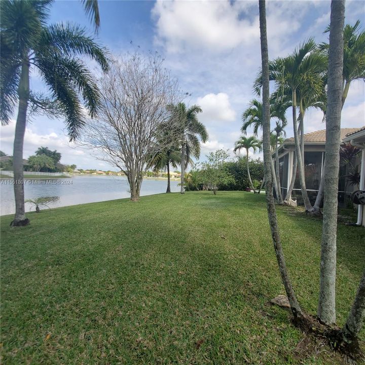 Recently Sold: $895,000 (4 beds, 3 baths, 2410 Square Feet)