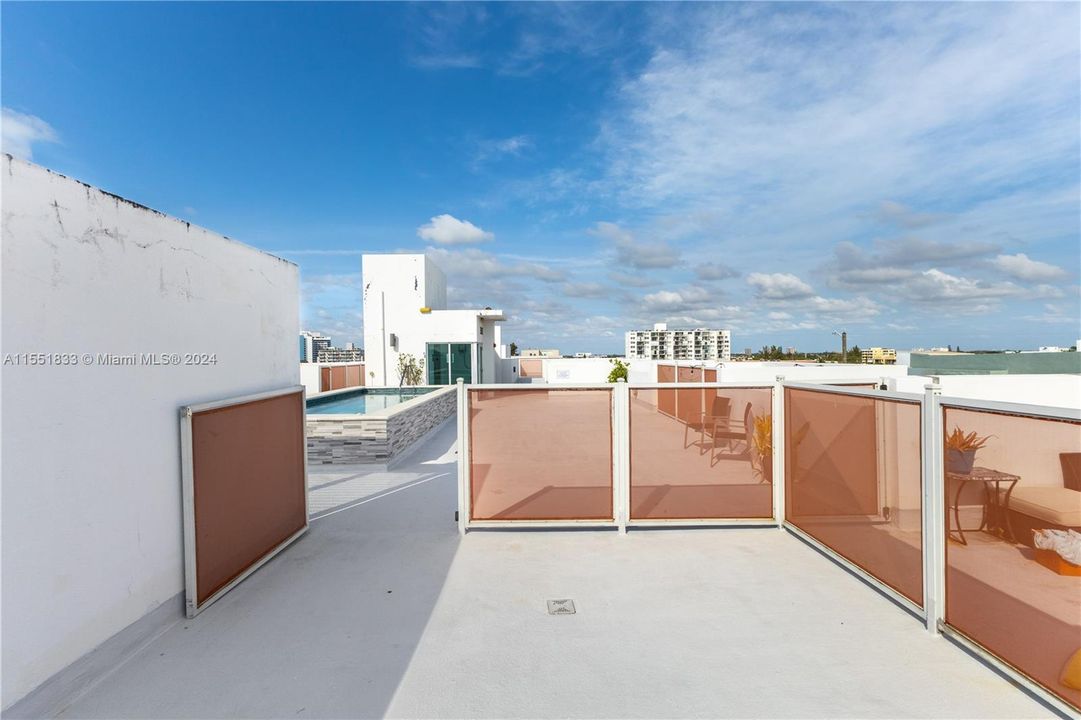 Recently Sold: $485,000 (1 beds, 1 baths, 814 Square Feet)