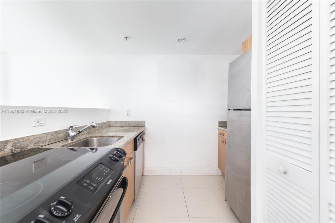 Recently Sold: $485,000 (1 beds, 1 baths, 814 Square Feet)