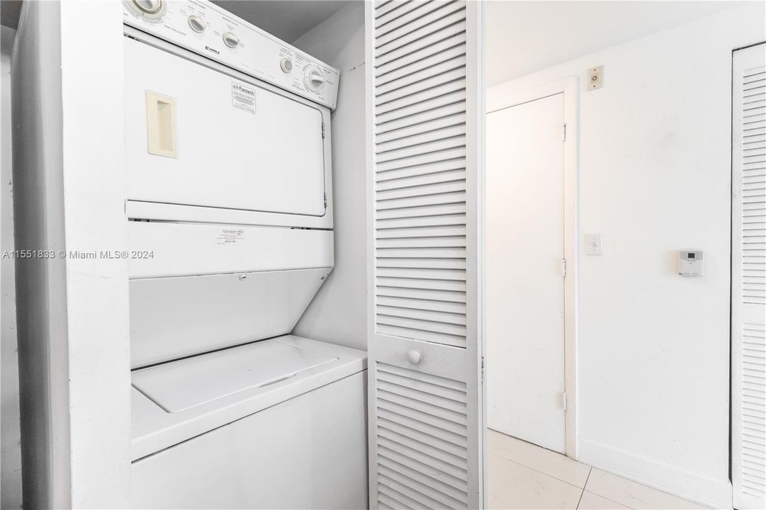 Recently Sold: $485,000 (1 beds, 1 baths, 814 Square Feet)