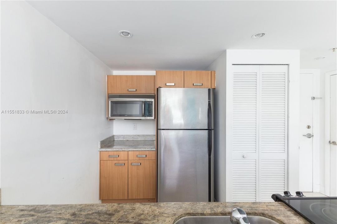 Recently Sold: $485,000 (1 beds, 1 baths, 814 Square Feet)