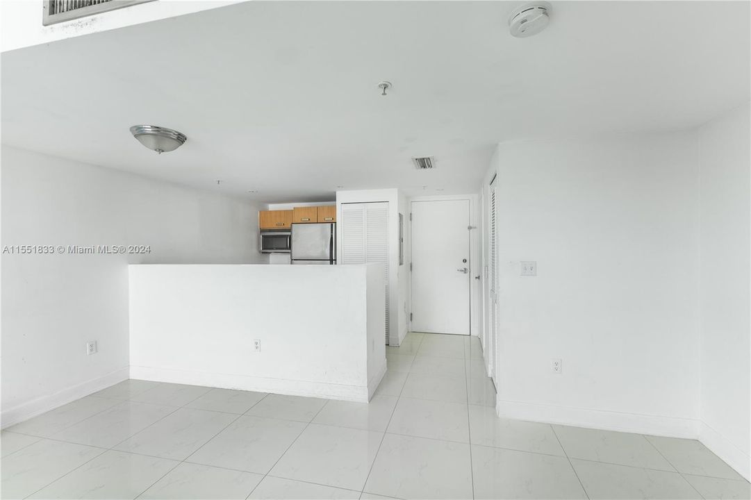 Recently Sold: $485,000 (1 beds, 1 baths, 814 Square Feet)