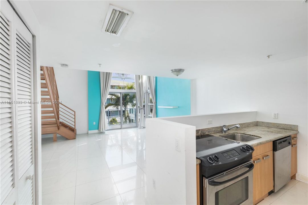 Recently Sold: $485,000 (1 beds, 1 baths, 814 Square Feet)