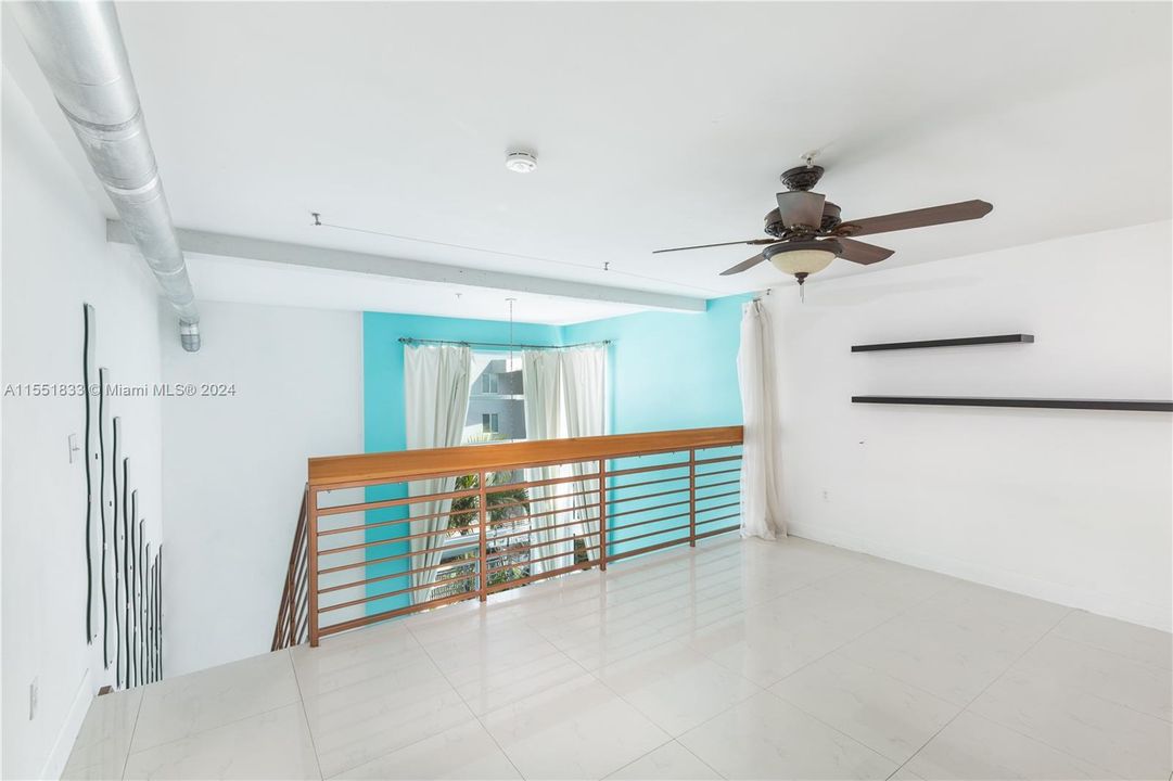 Recently Sold: $485,000 (1 beds, 1 baths, 814 Square Feet)