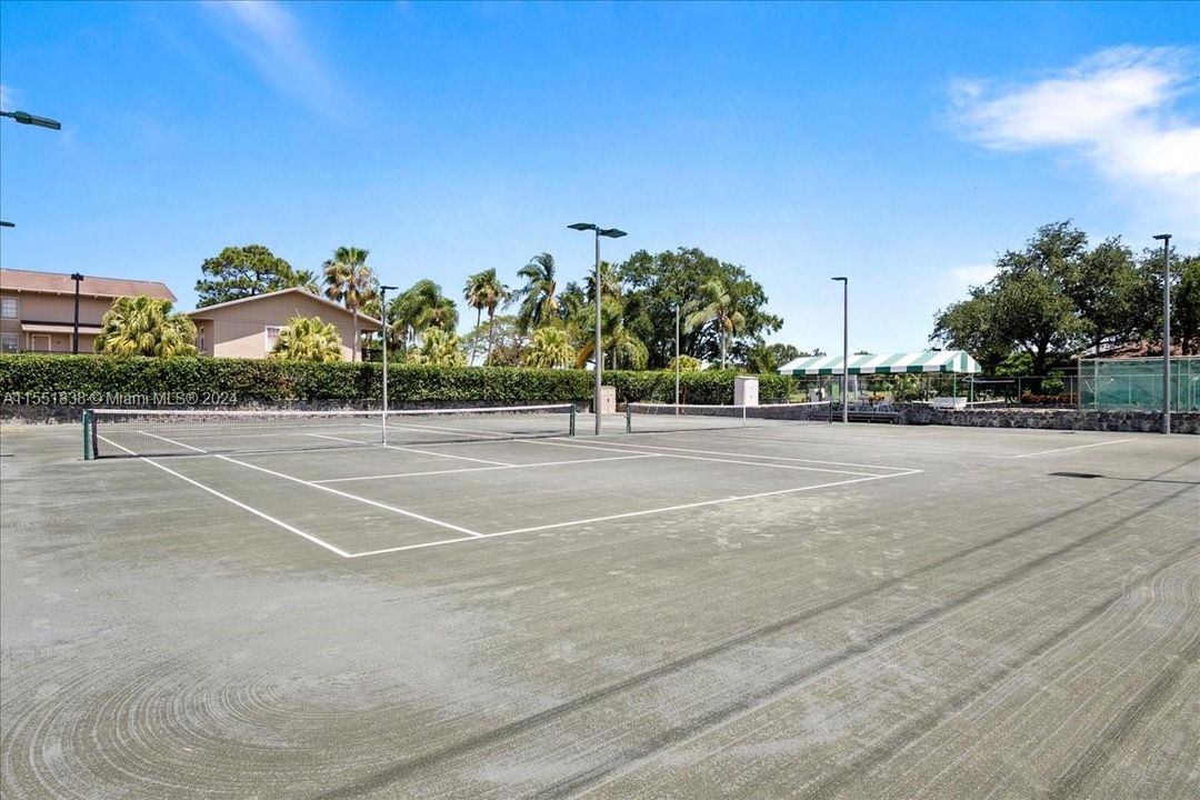 Har Tru Tennis lit courts