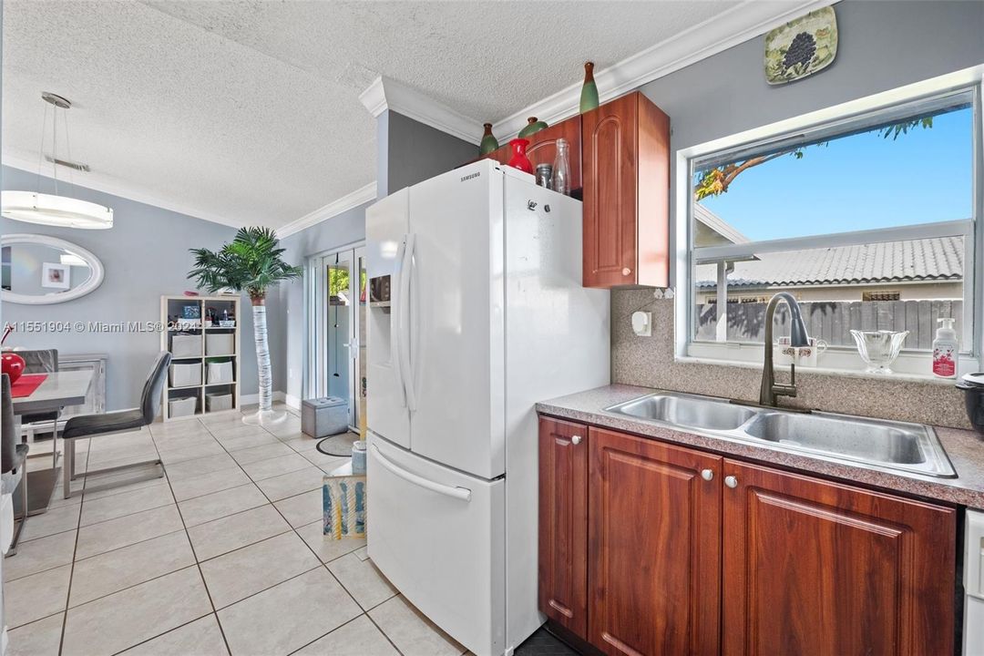 Active With Contract: $595,000 (3 beds, 2 baths, 1366 Square Feet)