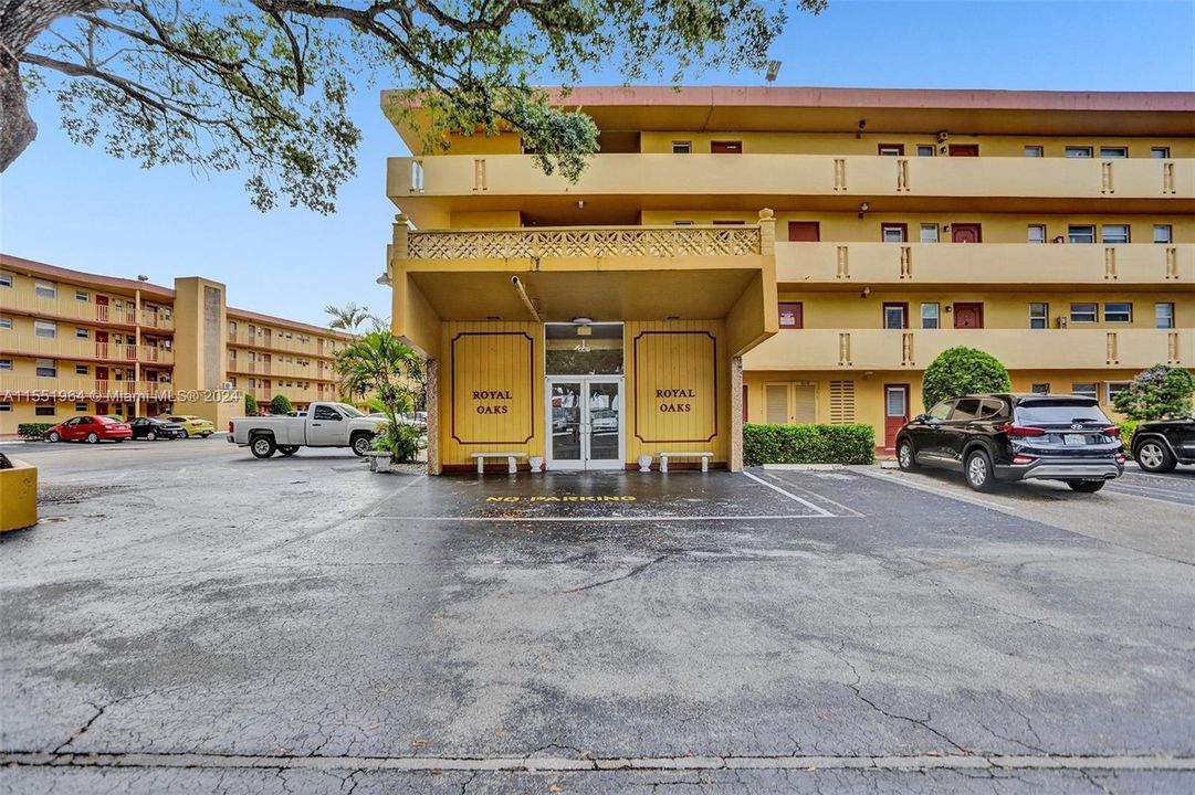 Recently Sold: $145,000 (1 beds, 1 baths, 876 Square Feet)