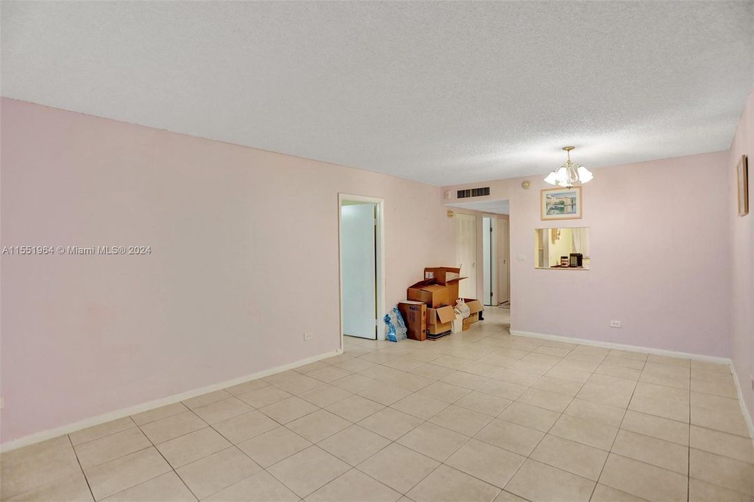 Recently Sold: $145,000 (1 beds, 1 baths, 876 Square Feet)