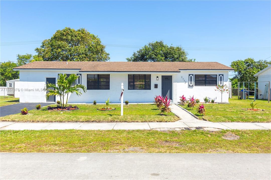 Active With Contract: $517,770 (3 beds, 2 baths, 1400 Square Feet)