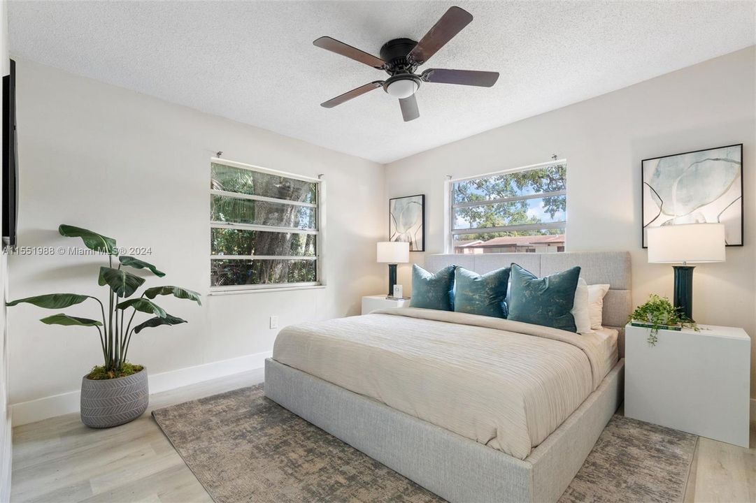 Active With Contract: $470,000 (3 beds, 2 baths, 1076 Square Feet)