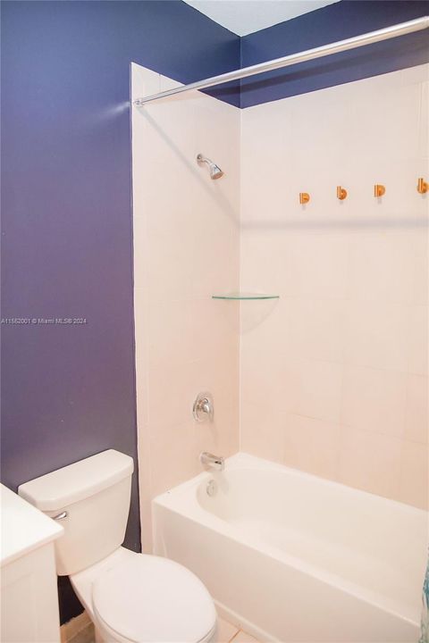 Recently Sold: $400,000 (3 beds, 2 baths, 1762 Square Feet)