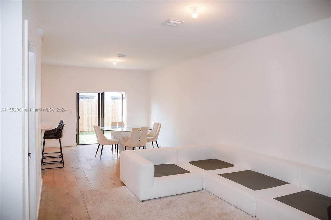 Recently Sold: $400,000 (3 beds, 2 baths, 1762 Square Feet)