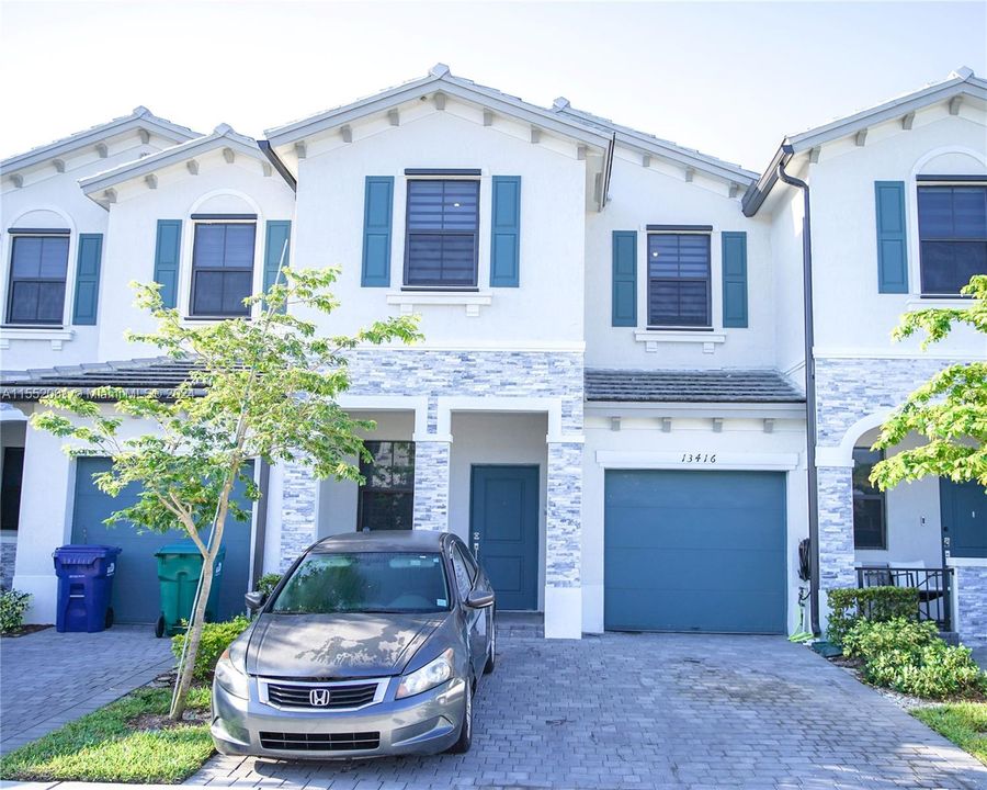 Recently Sold: $400,000 (3 beds, 2 baths, 1762 Square Feet)