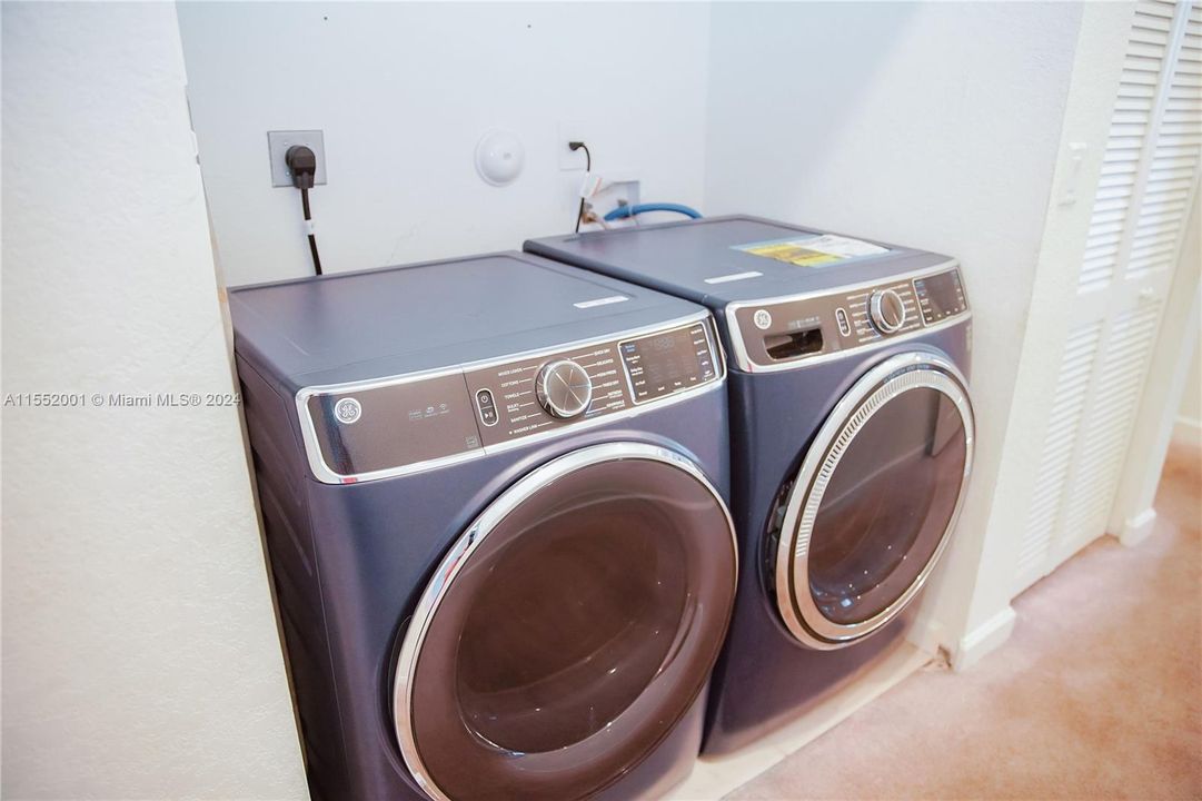 Recently Sold: $400,000 (3 beds, 2 baths, 1762 Square Feet)