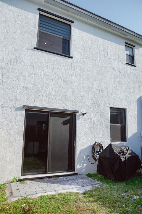 Recently Sold: $400,000 (3 beds, 2 baths, 1762 Square Feet)