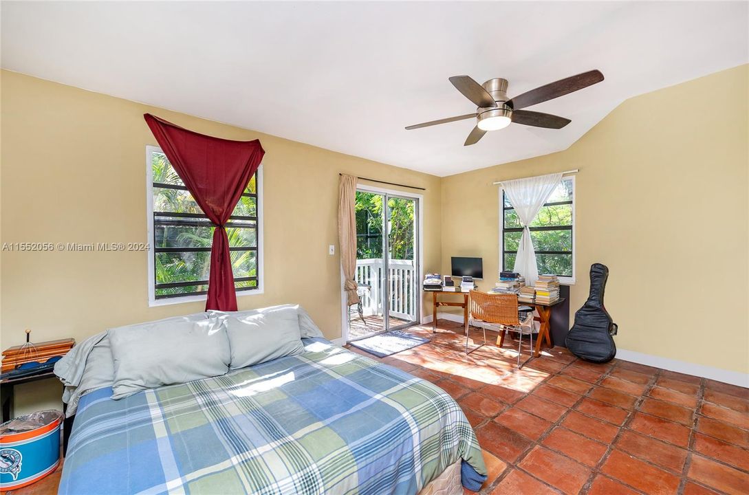 For Sale: $1,250,000 (2 beds, 2 baths, 1212 Square Feet)