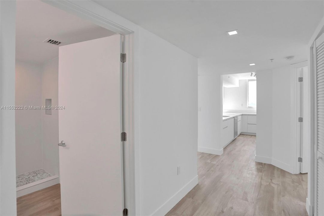 Recently Sold: $1,550,000 (2 beds, 2 baths, 1147 Square Feet)