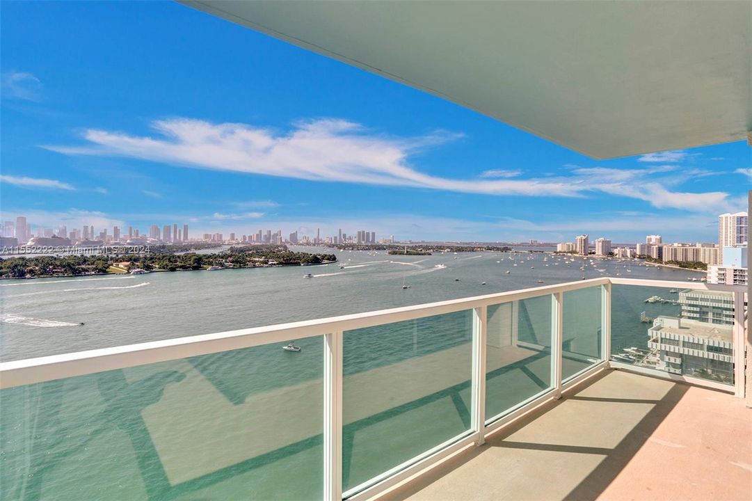 Recently Sold: $1,550,000 (2 beds, 2 baths, 1147 Square Feet)