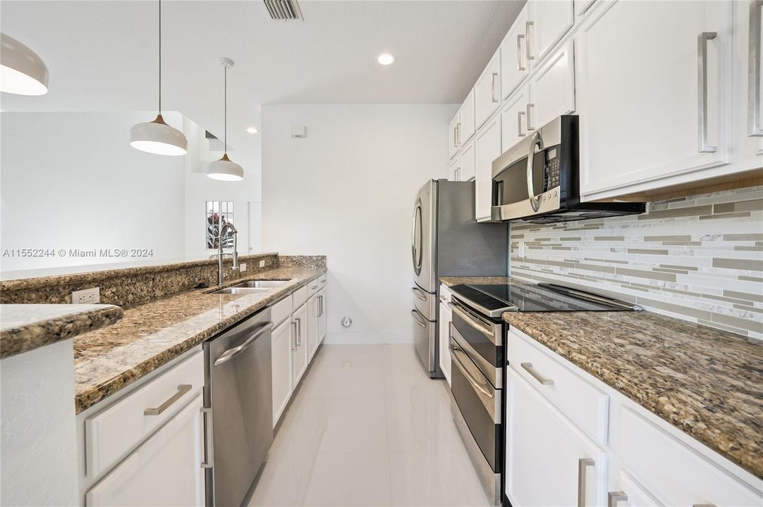 Недавно арендовано: $3,395 (3 спален, 2 ванн, 1882 Квадратных фут)