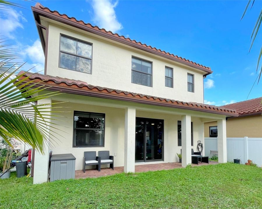 Recently Sold: $649,000 (5 beds, 3 baths, 2880 Square Feet)