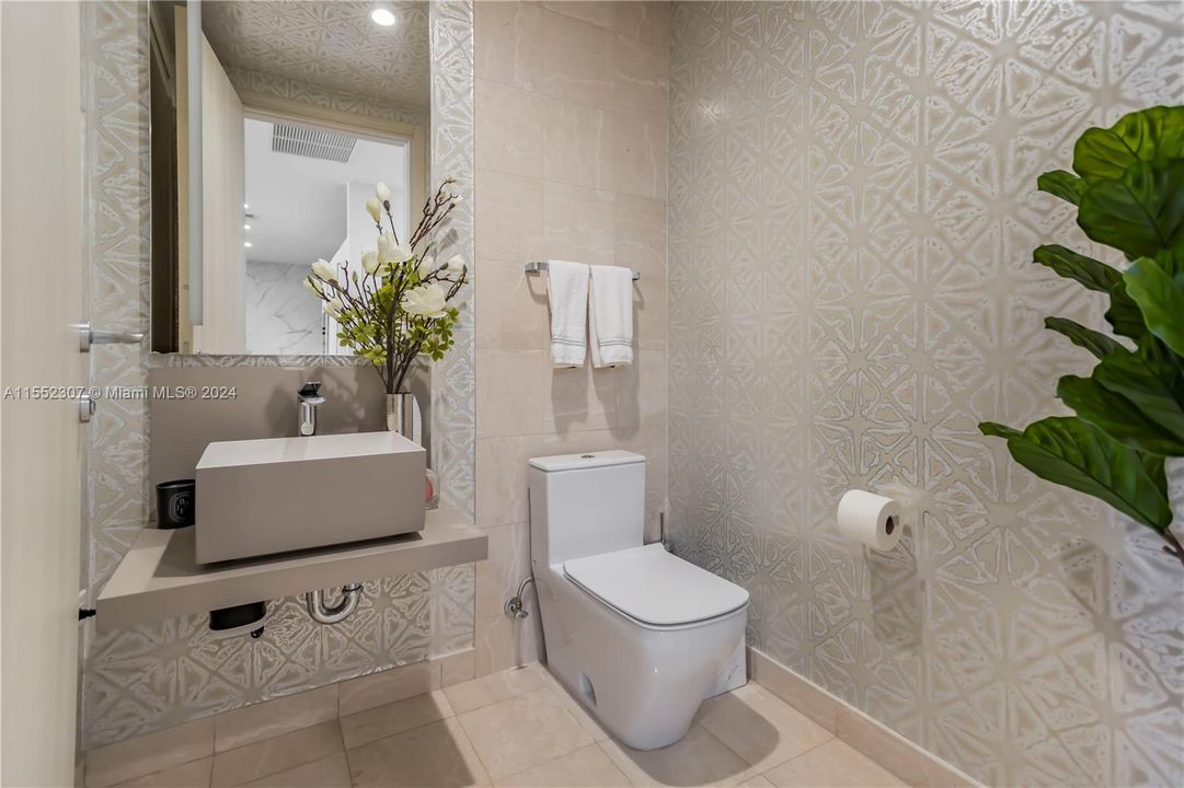 Recently Sold: $3,150,000 (3 beds, 4 baths, 2076 Square Feet)