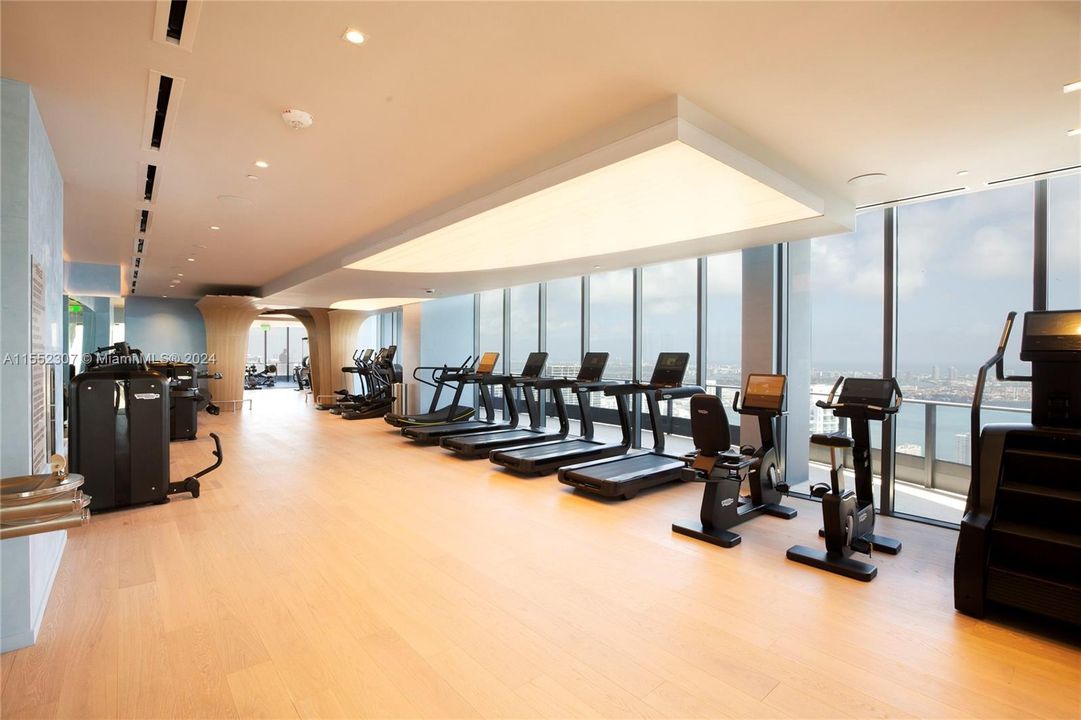 Recently Sold: $3,150,000 (3 beds, 4 baths, 2076 Square Feet)