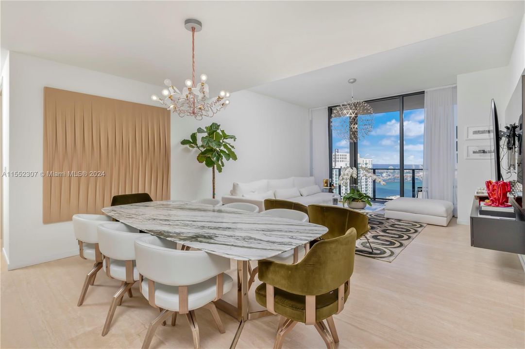 Recently Sold: $3,150,000 (3 beds, 4 baths, 2076 Square Feet)