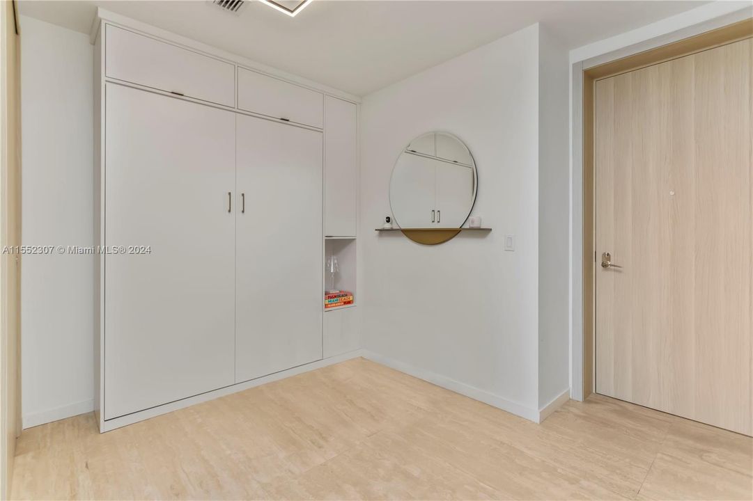 Recently Sold: $3,150,000 (3 beds, 4 baths, 2076 Square Feet)