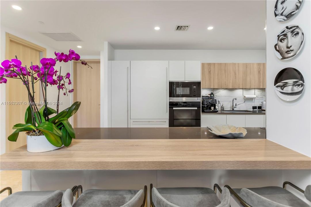 Recently Sold: $3,150,000 (3 beds, 4 baths, 2076 Square Feet)