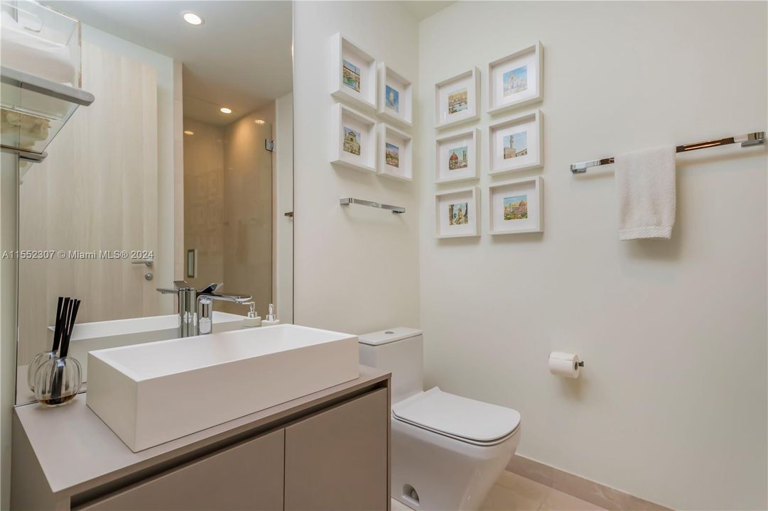 Recently Sold: $3,150,000 (3 beds, 4 baths, 2076 Square Feet)