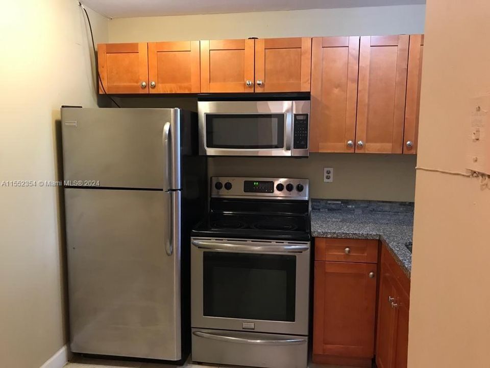 Recently Sold: $153,000 (1 beds, 1 baths, 826 Square Feet)