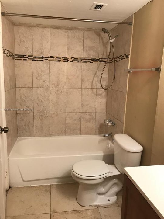Recently Sold: $153,000 (1 beds, 1 baths, 826 Square Feet)
