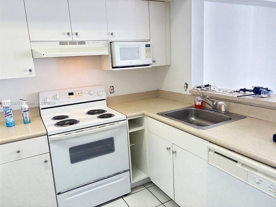 Недавно арендовано: $2,000 (1 спален, 1 ванн, 685 Квадратных фут)