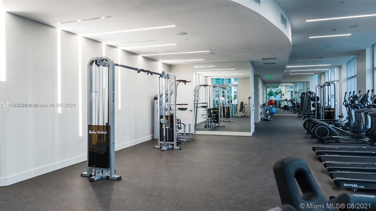 Recently Rented: $4,500 (2 beds, 2 baths, 979 Square Feet)