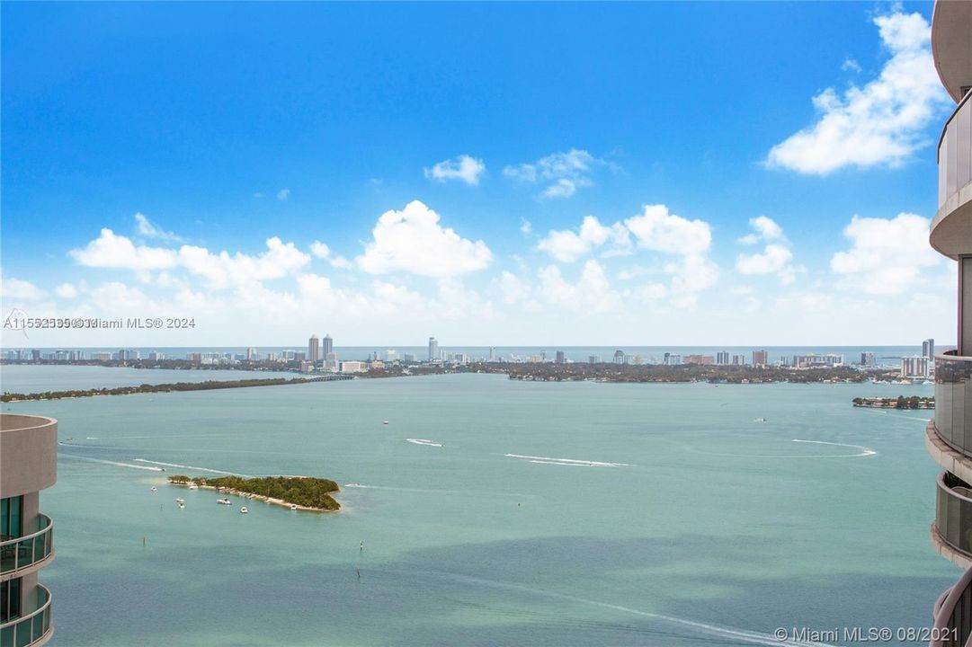 Recently Rented: $4,500 (2 beds, 2 baths, 979 Square Feet)