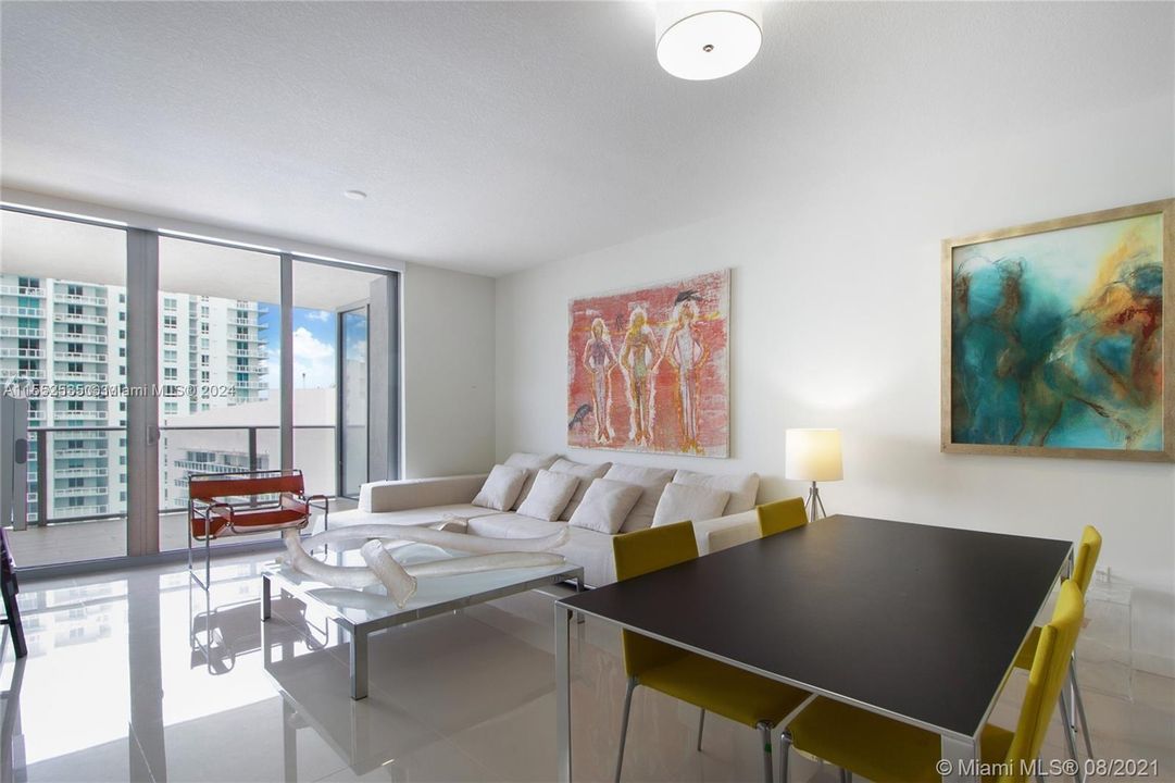 Recently Rented: $4,500 (2 beds, 2 baths, 979 Square Feet)