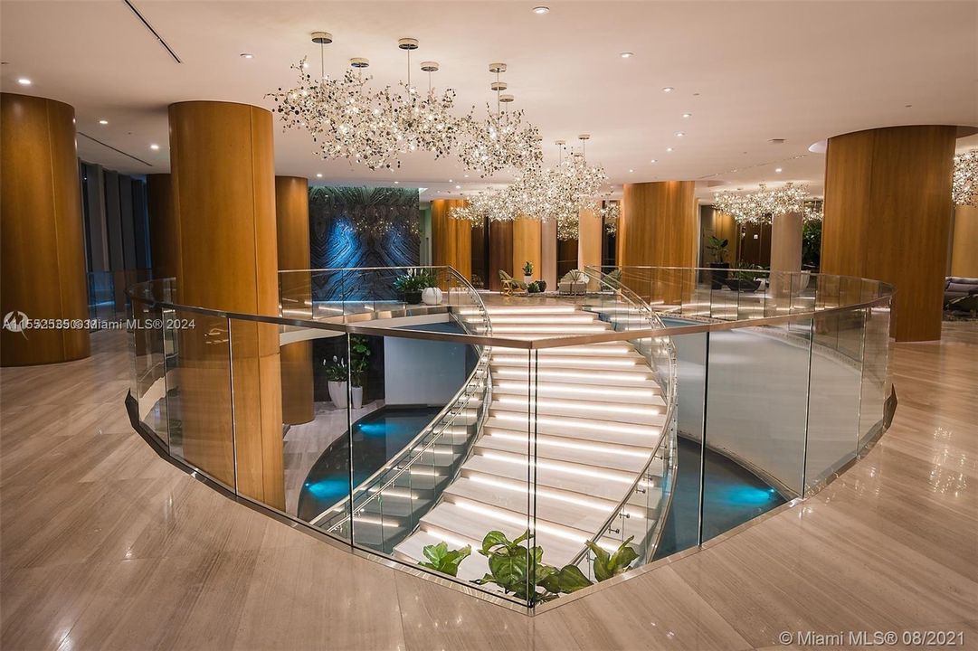 Recently Rented: $4,500 (2 beds, 2 baths, 979 Square Feet)